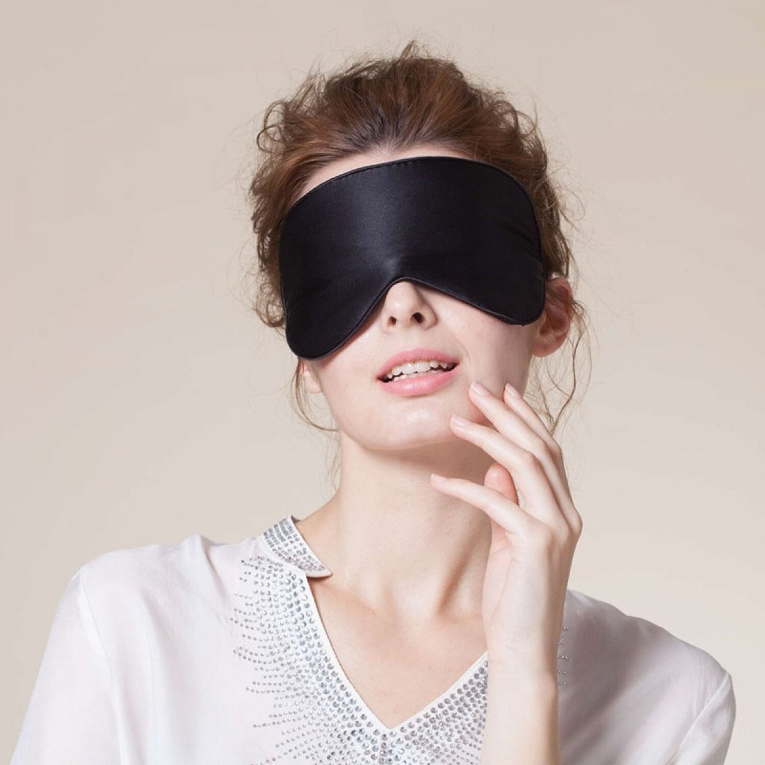 Gel vs. Cloth Eye Masks: Which Is Right for Your Self-Care Routine?